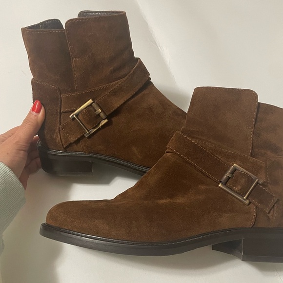 Aquatalia brown suede moto short booties with Buckle. Made in Italy. - Picture 1 of 11
